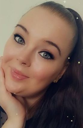 CHARLOTTE FIK NATTESØVNEN TILBAGE MED CBD OLIE OG HENDES MUSKELSPÆNDINGER I BENENE FORSVANDT